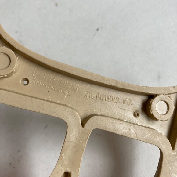 Lot 5 Gerber Industries Plastic Molded Letters Y E R F Faux Wood Look - Picture 4 of 5